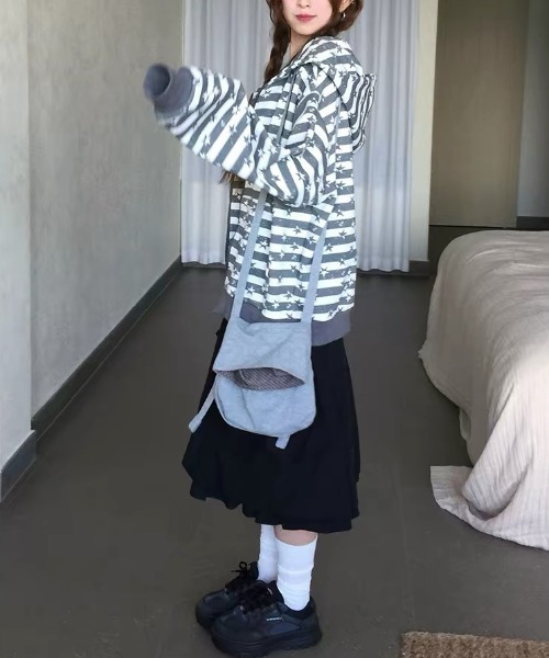 FreeZone（フリーゾーン）の「星柄ボーダー ジップアップパーカー（パーカー・レディース・ブラック/パープル・F）」の17枚目の写真