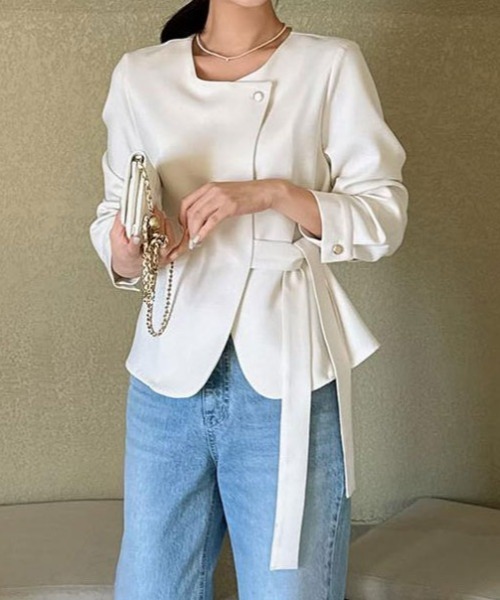 FAVORITO（ファヴォリート）の「クルーネックリボントップス（その他トップス・レディース・ブラック/ベージュ・F）」の6枚目の写真