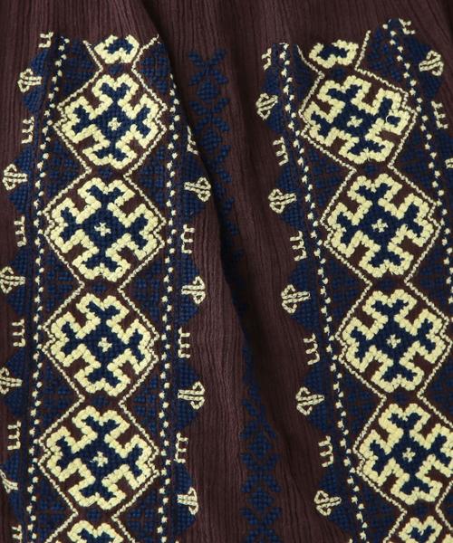 Another Edition（アナザーエディション）の「クレープエンブロプルオーバー/ AEBC C/クレープ EMBR PO◆（シャツ/ブラウス・レディース・オフホワイト/モカ・フリー）」の7枚目の写真