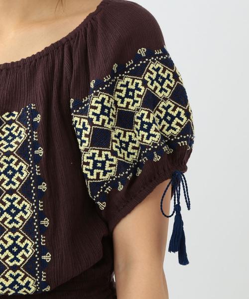 Another Edition（アナザーエディション）の「クレープエンブロプルオーバー/ AEBC C/クレープ EMBR PO◆（シャツ/ブラウス・レディース・オフホワイト/モカ・フリー）」の13枚目の写真