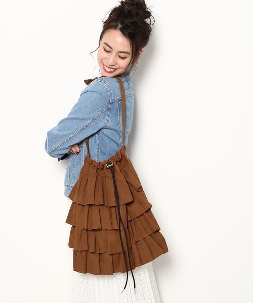 Casselini(キャセリーニ)の「【Casselini】フリルショルダーバッグ(ショルダーバッグ・レディース・ブラック/カーキ/ブラウン/ブラック系その他・FREE)」の3枚目の写真