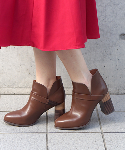 laboratory work(ラボラトリーワーク)の「ツートンヒールショートブーツ(ブーティ・レディース・ライトブラウン/ブラック・MEDIUM/LARGE)」の1枚目の写真