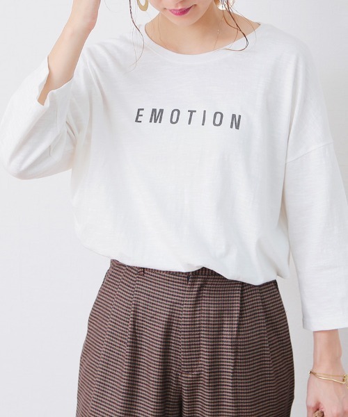 reca（レカ）の「ゆったりシルエット ロゴＴシャツ -EMOTION-（Tシャツ/カットソー・レディース・ブルー系その他/ブラック/オフホワイト/グレー/ブラウン・FREE）」の2枚目の写真