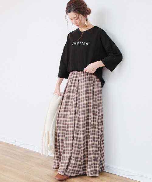 reca（レカ）の「ゆったりシルエット ロゴＴシャツ -EMOTION-（Tシャツ/カットソー・レディース・ブルー系その他/ブラック/オフホワイト/グレー/ブラウン・FREE）」の6枚目の写真