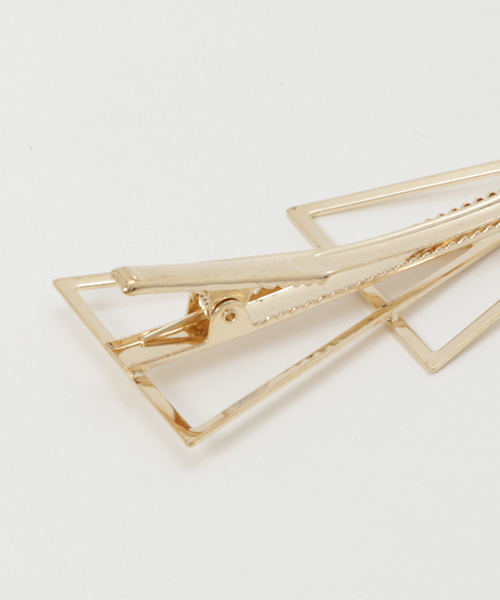PLAIN CLOTHING（プレーンクロージング）の「ダブルトライアングルクリップ【PLAIN CLOTHING】（バレッタ/ヘアクリップ・レディース・ゴールド/シルバー・FREE）」の4枚目の写真