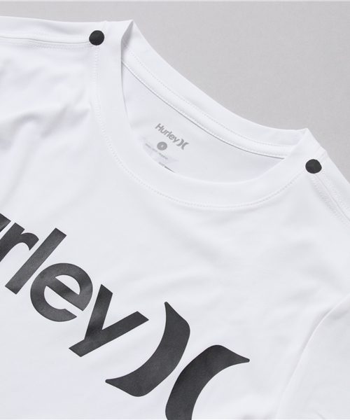 Hurley (ハーレー)の「BOYS O&O DRI-FIT SURF S/S TEE / ボーイズラッシュガード/ 半袖 水陸両用(水着・キッズ・ブラック/ホワイト・MEDIUM/SMALL/LARGE)」の3枚目の写真