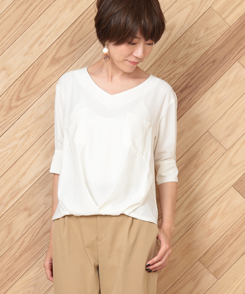 un dix cors(アンディコール)の「NEWフロントタックVネックブラウス(シャツ/ブラウス・レディース・ブラウン/アイボリー・フリ-)」の2枚目の写真