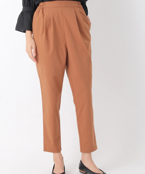 earth music&ecology（アースミュージックアンドエコロジー）の「・タックテーパードパンツ（その他パンツ・レディース・キャメル/ネイビー/グリーン系その他/その他・M/S）」の3枚目の写真