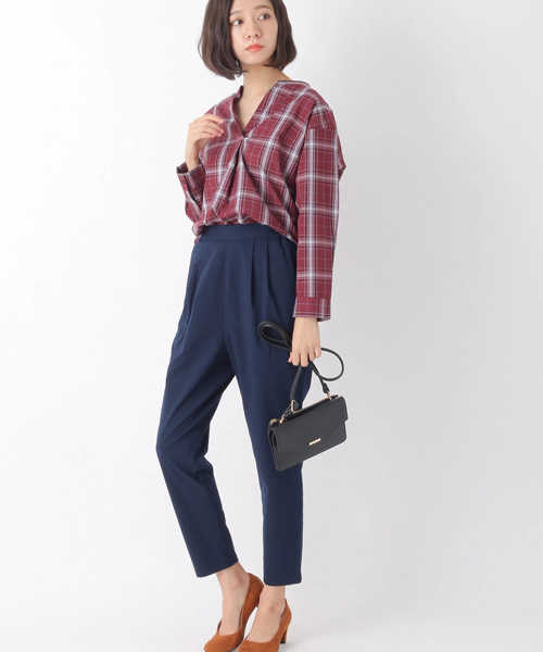 earth music&ecology（アースミュージックアンドエコロジー）の「・タックテーパードパンツ（その他パンツ・レディース・キャメル/ネイビー/グリーン系その他/その他・M/S）」の16枚目の写真