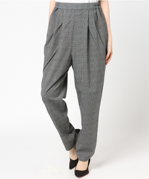 earth music&ecology（アースミュージックアンドエコロジー）の「・タックテーパードパンツ（その他パンツ・レディース・キャメル/ネイビー/グリーン系その他/その他・M/S）」の15枚目の写真