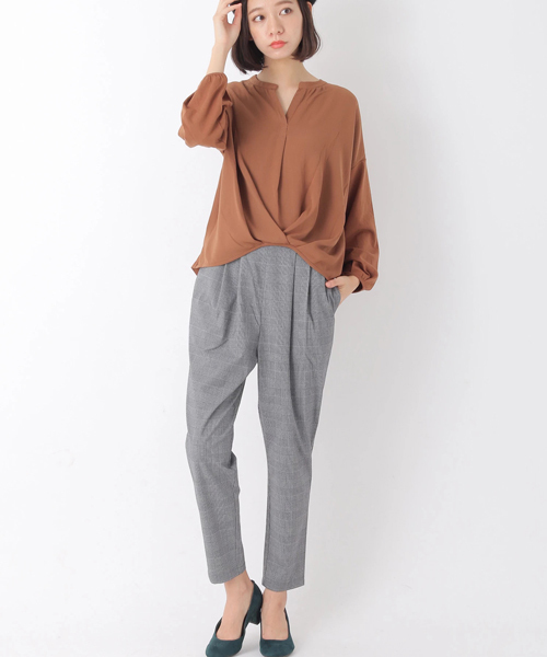 earth music&ecology（アースミュージックアンドエコロジー）の「・タックテーパードパンツ（その他パンツ・レディース・キャメル/ネイビー/グリーン系その他/その他・M/S）」の18枚目の写真