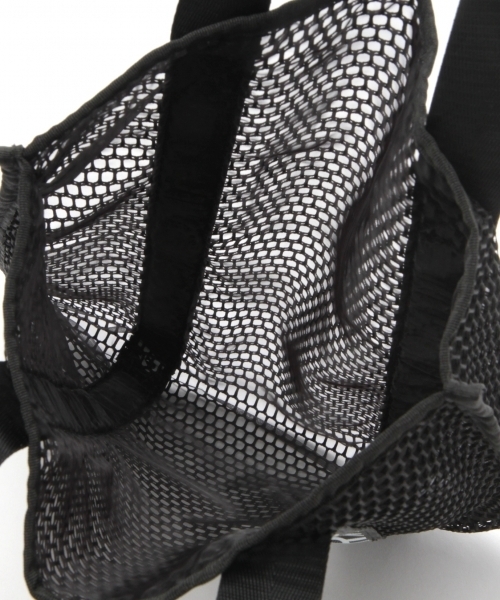 repipi armario（レピピ アルマリオ）の「カラフルメッシュトート（トートバッグ・キッズ・ライトブルー/ブラック/ピンク/イエロー・FREE）」の5枚目の写真