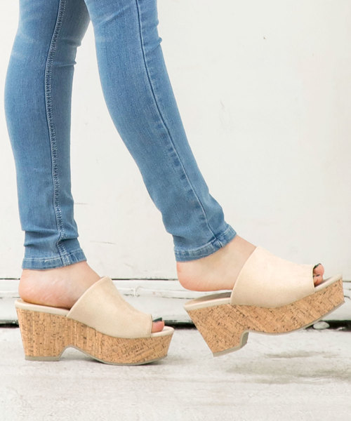 KOBE LETTUCE（コウベレタス）の「コルク調ウエッジソール風ワンベルトサボサンダル/レディース/シューズ[I1512]神戸レタス（サンダル・レディース・ブルー系その他/キャメル/ベージュ/ブラック・S/L/M）」の3枚目の写真