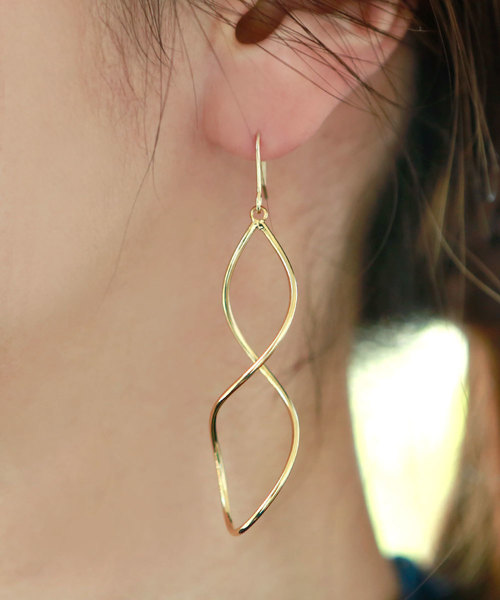 colleca la（コレカラ）の「ツイストフレームのフックピアス・イヤリング（ピアス（両耳用）・レディース・A/B/C/D・FREE）」の8枚目の写真