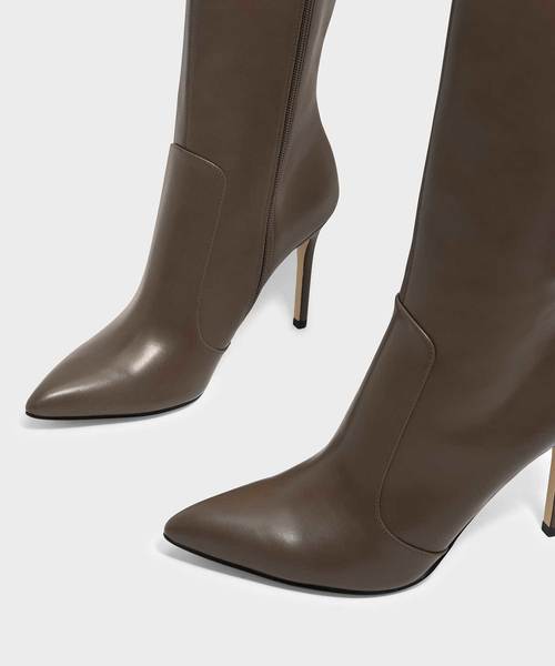 CHARLES & KEITH（チャールズ & キース）の「クラシックニーブーツ / CLASSIC KNEE BOOTS（ブーツ・レディース・ブラック/オリーブ/バーガンディー・22.5cm/23cm/23.5cm/24.5cm/25cm）」の16枚目の写真