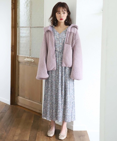 one after another NICE CLAUP（ワンアフターアナザーナイスクラップ）の「ヴィンテージ花柄ロングワンピース（ワンピース・レディース・アイボリー/サックスブルー/ラベンダー・FREE）」の14枚目の写真