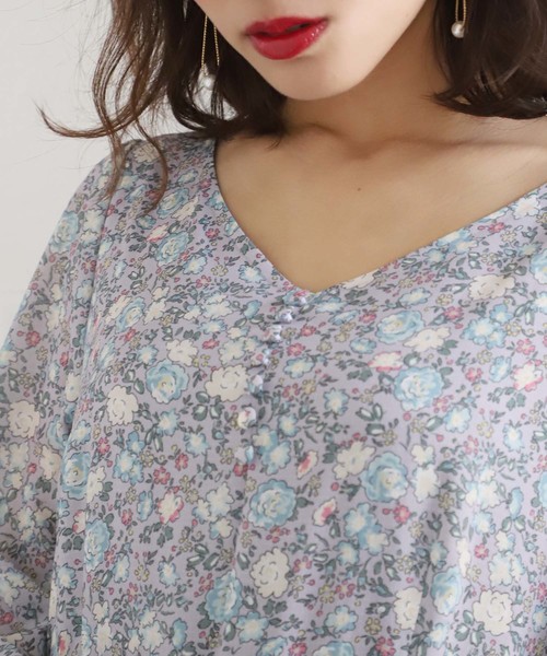 one after another NICE CLAUP（ワンアフターアナザーナイスクラップ）の「ヴィンテージ花柄ロングワンピース（ワンピース・レディース・アイボリー/サックスブルー/ラベンダー・FREE）」の15枚目の写真