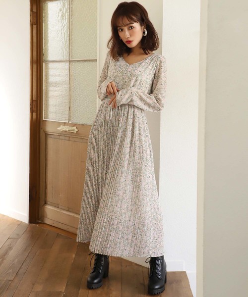 one after another NICE CLAUP（ワンアフターアナザーナイスクラップ）の「ヴィンテージ花柄ロングワンピース（ワンピース・レディース・アイボリー/サックスブルー/ラベンダー・FREE）」の20枚目の写真