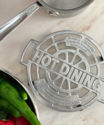 DULTON（ダルトン）の「ALUMI TRIVET HOT-DINING/アルミニウム 鍋敷き（キッチンツール）」