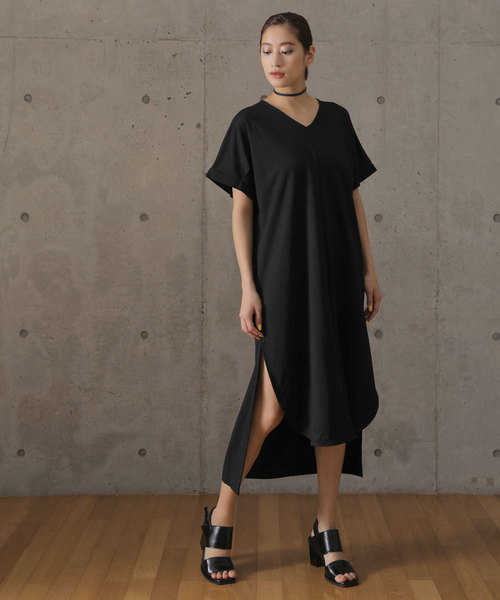 amorous insense（アモラスインセンス）の「トリコットタックドルマンワンピース（ワンピース・レディース・ブラック/グレイッシュベージュ・MEDIUM）」の3枚目の写真