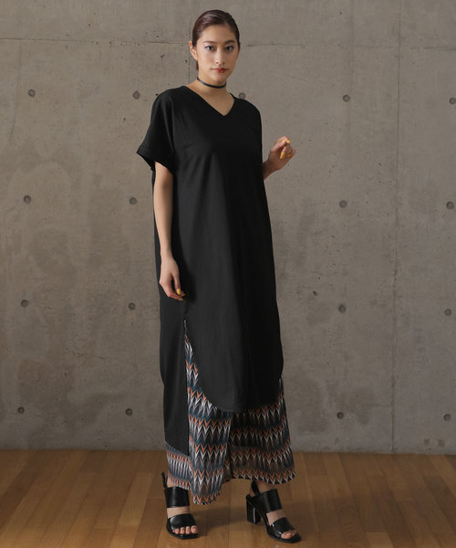 amorous insense（アモラスインセンス）の「トリコットタックドルマンワンピース（ワンピース・レディース・ブラック/グレイッシュベージュ・MEDIUM）」の7枚目の写真