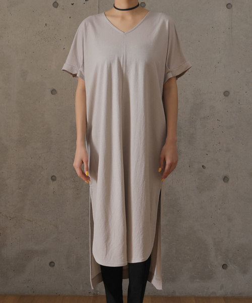 amorous insense（アモラスインセンス）の「トリコットタックドルマンワンピース（ワンピース・レディース・ブラック/グレイッシュベージュ・MEDIUM）」の9枚目の写真