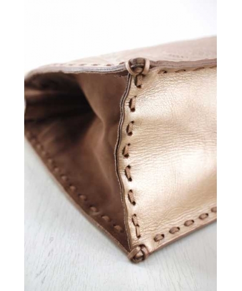 carving unborn carf bag 牛柄ハンドバッグ 中古　古着 ブランド古着】総柄彫刻レザーハンドバッグ（トートバッグ