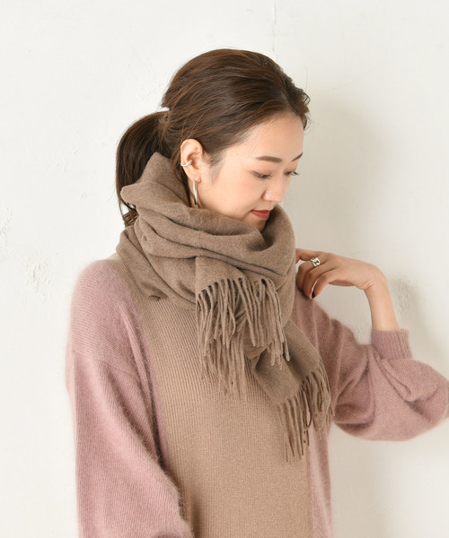 DouDou(ドゥドゥ)の「ウール無地ストール(ストール/ショール・レディース・ベージュ/ブラウン/ダークグレー・FREE)」の8枚目の写真