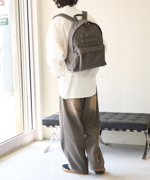 MAISON CLUB(メゾンクラブ)の「【MAISON CLUB】バックパック リュックサック /A4サイズ・PC収納可能 軽量/撥水/M-65/MA-1(バックパック/リュック・メンズ・ブラック/ブラック×ブラック/ブラック×グレー/カーキ/グレー/ブラック系その他4・FREE)」の18枚目の写真