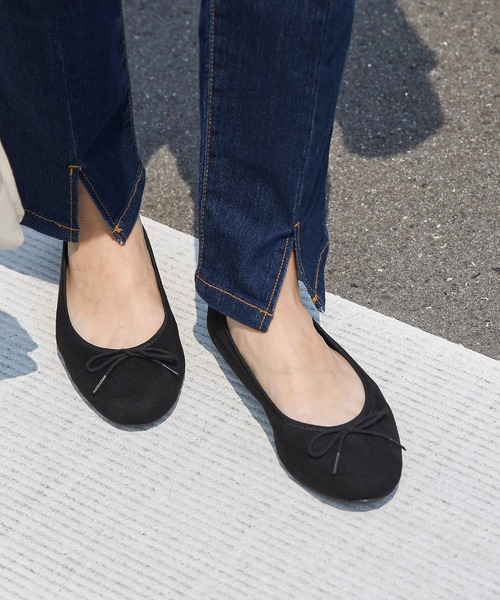 menue（メヌエ）の「【21.0～26.5サイズ展開 / 新色追加】【 ふわカル 】 ラウンドトゥ バレエシューズ（バレエシューズ・レディース・グレイッシュベージュ/レッド系その他/ブラウン系その他/シルバー/アイボリー/レオパード/ベージュ系その他/パイソン/アッシュブラウン/ブロンズ/キャメル/パープル/グリーン/ライトグリーン/ブラック系その他/ブラック/アッシュグレー/ブラウン系その他2/ブルーグレー/ラベンダー/その他/ブラック系その他3/ブラック系その他2/ピンクベージュ/ベージュ系その他2/ベージュ系その他3/シルバー系その他/ブラウン/イエロー/ブルー/その他1/グレー/アイボリー系/ドット/ゴールド/ブラック系その他4/レッド/ホワイト×ブラック/レッド系その他2/グリーン系その他/チェック/シルバー系その他2/ピンク系1/ベージュ系1/ブラック系1/ブラウン系その他3/ダークブラウン/レッド系その他3/ベージュ系その他4/オフホワイト/ベージュ系その他5/レッド系その他4/ブラック系その他5/ブラウン系その他4/ブラック系その他7/ホワイト系その他/ブラック系その他6/ライトブルー・21.5cm/22.0cm/22.5cm/23.0cm/23.5cm/24.0cm/24.5cm/25.0cm/25.5cm/26.0cm/26.5cm/21.0cm）」の6枚目の写真