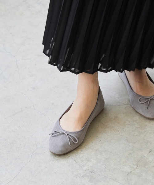 menue（メヌエ）の「【21.0～26.5サイズ展開 / 新色追加】【 ふわカル 】 ラウンドトゥ バレエシューズ（バレエシューズ・レディース・グレイッシュベージュ/レッド系その他/ブラウン系その他/シルバー/アイボリー/レオパード/ベージュ系その他/パイソン/アッシュブラウン/ブロンズ/キャメル/パープル/グリーン/ライトグリーン/ブラック系その他/ブラック/アッシュグレー/ブラウン系その他2/ブルーグレー/ラベンダー/その他/ブラック系その他3/ブラック系その他2/ピンクベージュ/ベージュ系その他2/ベージュ系その他3/シルバー系その他/ブラウン/イエロー/ブルー/その他1/グレー/アイボリー系/ドット/ゴールド/ブラック系その他4/レッド/ホワイト×ブラック/レッド系その他2/グリーン系その他/チェック/シルバー系その他2/ピンク系1/ベージュ系1/ブラック系1/ブラウン系その他3/ダークブラウン/レッド系その他3/ベージュ系その他4/オフホワイト/ベージュ系その他5/レッド系その他4/ブラック系その他5/ブラウン系その他4/ブラック系その他7/ホワイト系その他/ブラック系その他6/ライトブルー・21.5cm/22.0cm/22.5cm/23.0cm/23.5cm/24.0cm/24.5cm/25.0cm/25.5cm/26.0cm/26.5cm/21.0cm）」の15枚目の写真