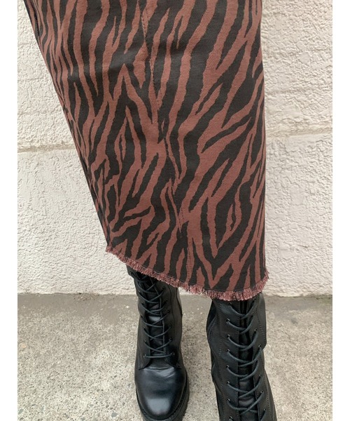 EGOIST（エゴイスト）の「ゼブラ柄ロングタイトスカート（スカート・レディース・ホワイト/ブラウン・S/M）」の5枚目の写真