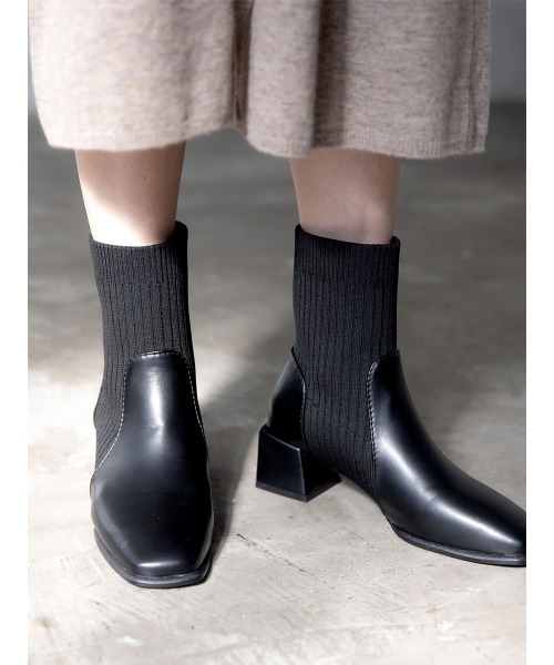 amel（エイメル）の「スクエアトゥソックスブーツ（ブーツ・レディース・ブラック・23.5cm/24.5cm/23.0cm/24.0cm）」の3枚目の写真