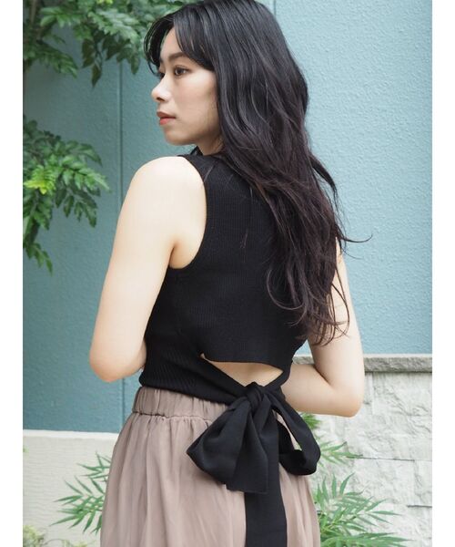 EVRIS（エヴリス）の「バックリボンリブニット（タンクトップ・レディース・ホワイト/ブルー/ブラック/ピンク・FREE）」の8枚目の写真