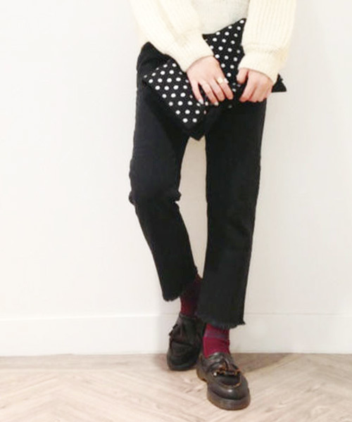 Kastane（カスタネ）の「【Kastane】断ち切りデニムパンツ（デニムパンツ・レディース・ブラック/ブルー・MEDIUM/SMALL）」の12枚目の写真