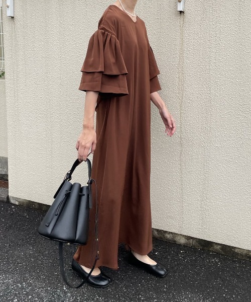 PERNA（ペルナ）の「五分袖フリルロングワンピース（ワンピース