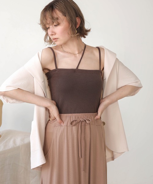 Bab(バブ)の「【WEB限定】アシンメトリーカップ付きキャミソール(キャミソール・レディース・ベージュ/ブラウン/ブラック・38)」の3枚目の写真