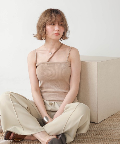 Bab(バブ)の「【WEB限定】アシンメトリーカップ付きキャミソール(キャミソール・レディース・ベージュ/ブラウン/ブラック・38)」の6枚目の写真