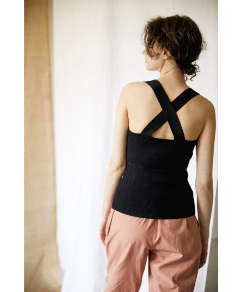 BLACK BY MOUSSY(ブラックバイマウジー)の「back cross knit camisole(バッククロスニットキャミソール)(キャミソール・レディース・サックスブルー/ブラック・FREE)」の6枚目の写真