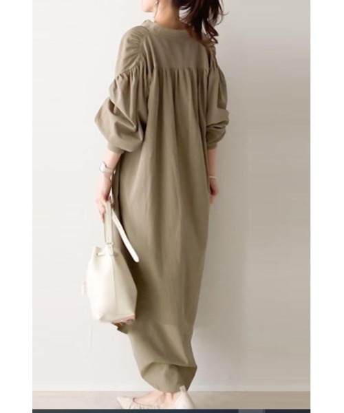 MAISON BREEZE（メゾンブリーズ）の「【MAISON BREEZE】ノーカラーロングシャツワンピース KNF（シャツワンピース・レディース・ベージュ・FREE）」の8枚目の写真