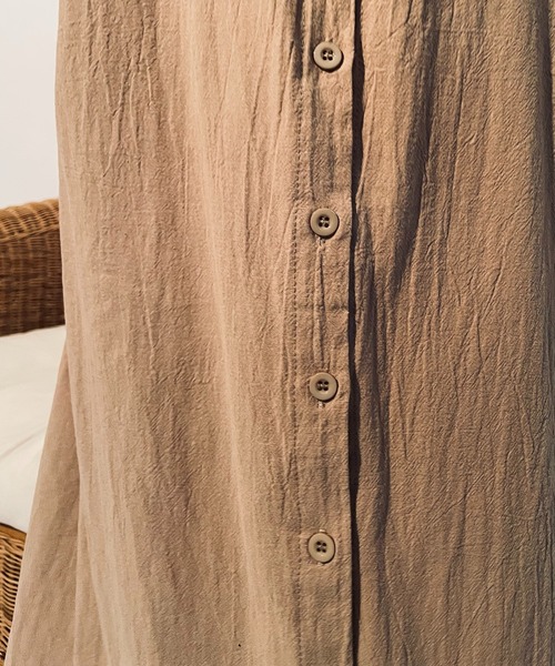 MAISON BREEZE（メゾンブリーズ）の「【MAISON BREEZE】ノーカラーロングシャツワンピース KNF（シャツワンピース・レディース・ベージュ・FREE）」の19枚目の写真