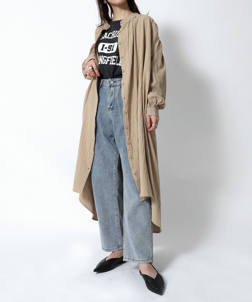 MAISON BREEZE（メゾンブリーズ）の「【MAISON BREEZE】ノーカラーロングシャツワンピース KNF（シャツワンピース・レディース・ベージュ・FREE）」の21枚目の写真