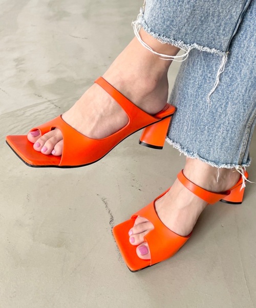 SHAGGIE（シャギー）の「スクエアトゥトングサンダル（サンダル・レディース・ホワイト/ブラック/ピンク/オレンジ・S/M/L/XL）」の4枚目の写真