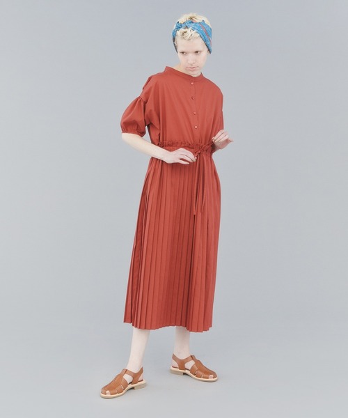 EDIT Gris（エディットグリ）の「【再販/2023新色登場】半袖パフスリーブプリーツワンピース（ワンピース・レディース・ブラック/レッド/ライトブルー・FREE）」の3枚目の写真