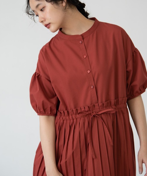 EDIT Gris（エディットグリ）の「【再販/2023新色登場】半袖パフスリーブプリーツワンピース（ワンピース・レディース・ブラック/レッド/ライトブルー・FREE）」の6枚目の写真