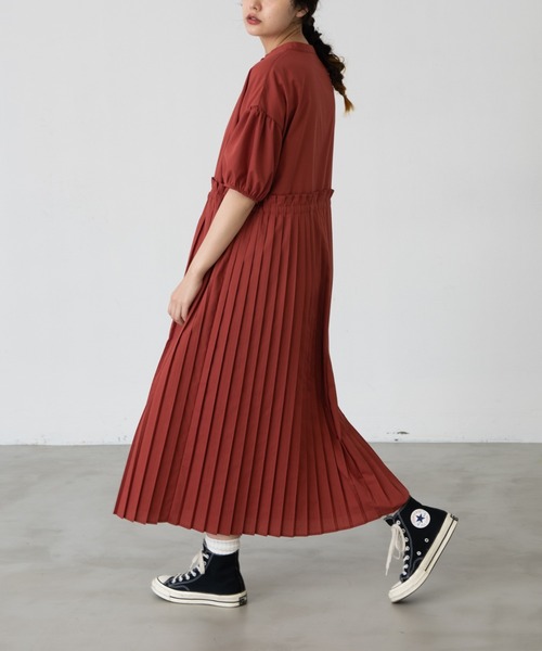 EDIT Gris（エディットグリ）の「【再販/2023新色登場】半袖パフスリーブプリーツワンピース（ワンピース・レディース・ブラック/レッド/ライトブルー・FREE）」の14枚目の写真