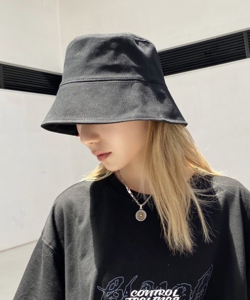 KOR（ケーオーアール）の「ロゴタグ付きバケットハット（ハット・レディース・ホワイト/ブラック/カーキ/アイボリー・FREE）」の9枚目の写真