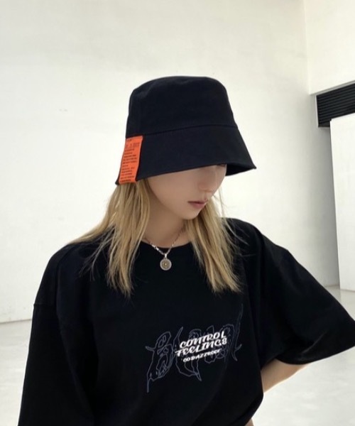 KOR（ケーオーアール）の「ロゴタグ付きバケットハット（ハット・レディース・ホワイト/ブラック/カーキ/アイボリー・FREE）」の10枚目の写真