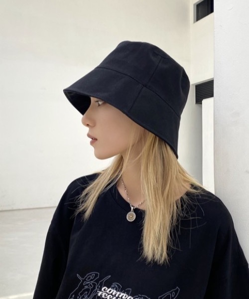 KOR（ケーオーアール）の「ロゴタグ付きバケットハット（ハット・レディース・ホワイト/ブラック/カーキ/アイボリー・FREE）」の12枚目の写真