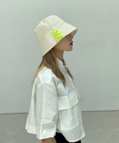 KOR（ケーオーアール）の「ロゴタグ付きバケットハット（ハット・レディース・ホワイト/ブラック/カーキ/アイボリー・FREE）」の16枚目の写真